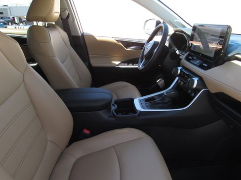 Used 2025 Toyota RAV4 XLE Premium w/ Weather Package image 9