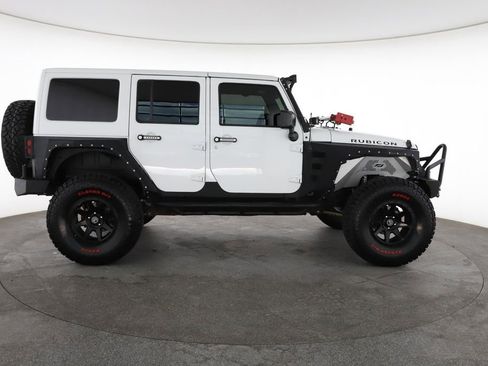 Used 2017 Jeep Wrangler Unlimited Rubicon w/ Connectivity Group AWD/4WD image 14