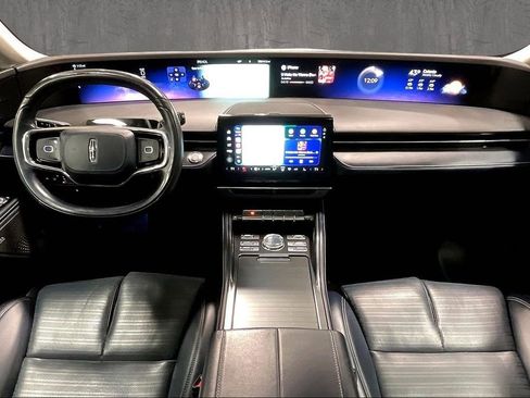 Used 2024 Lincoln Nautilus Reserve w/ Equipment Group 203A AWD/4WD image 7