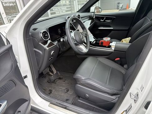 Used 2023 Mercedes-Benz GLC 300 4MATIC image 8