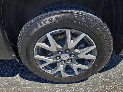 Used 2023 GMC Acadia SLE w/ Driver Convenience Package FWD image 17