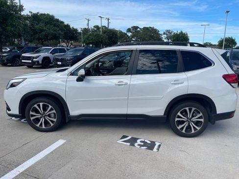 Used 2023 Subaru Forester Limited AWD/4WD image 5