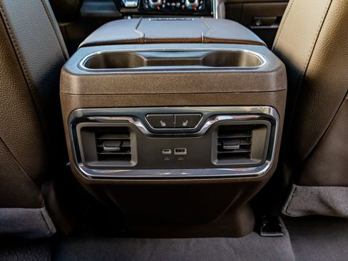 Used 2025 GMC Sierra 3500 Denali w/ Denali Reserve Package image 32