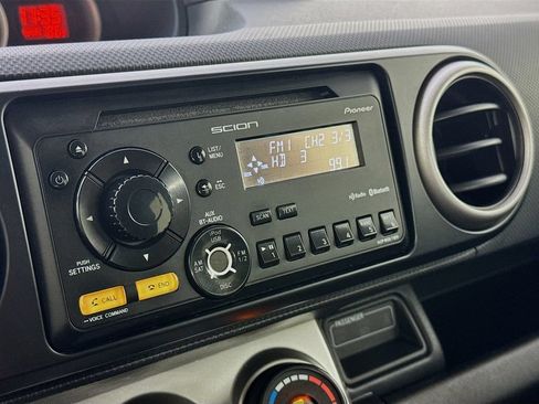 Used 2012 Scion xB FWD image 15