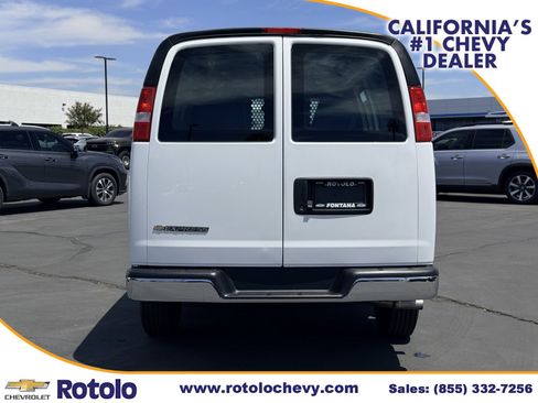 Used 2025 Chevrolet Express 2500 w/ Driver Convenience Package RWD image 5