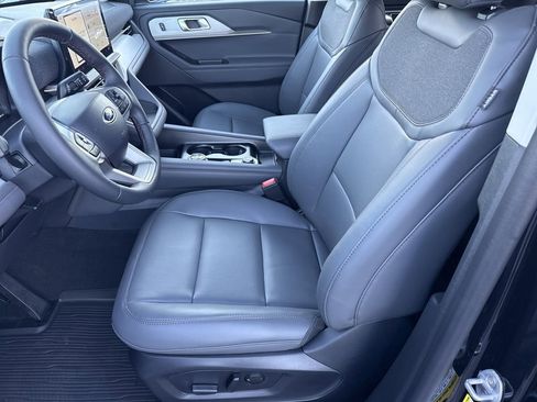 New 2026 Ford Explorer Active w/ Active Comfort Package image 9