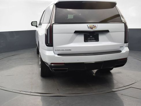 Certified 2026 Cadillac Escalade ESV Sport w/ Touring Package AWD/4WD image 5