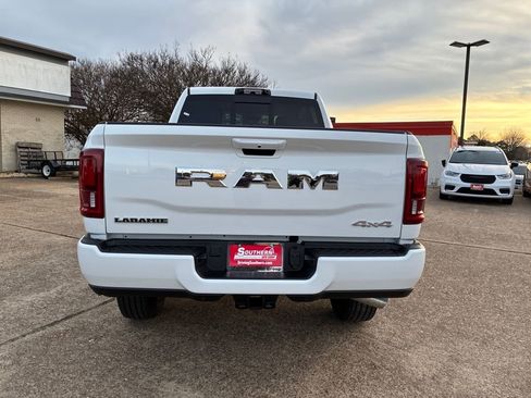 New 2026 RAM 2500 Laramie AWD/4WD image 4