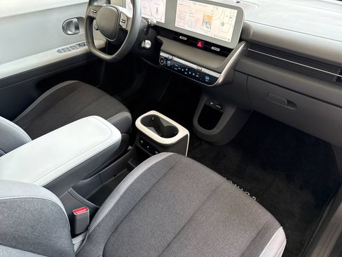 Used 2024 Hyundai Ioniq 5 SEL RWD image 16