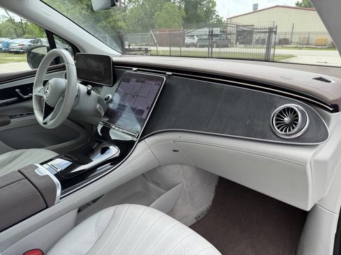 Used 2023 Mercedes-Benz EQS 450+ SUV image 16