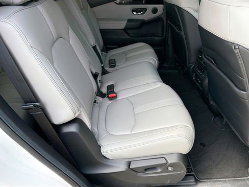 Used 2025 Honda Pilot EX-L image 29