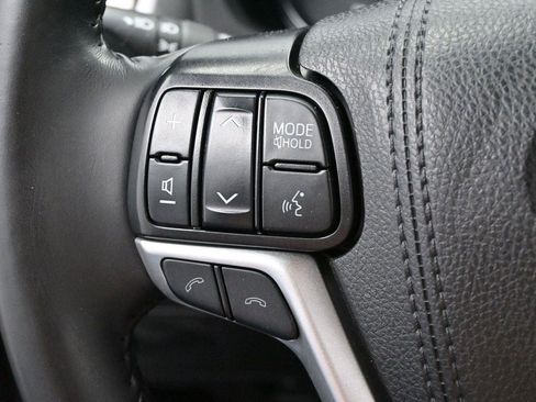 Used 2019 Toyota Highlander Limited AWD/4WD image 19