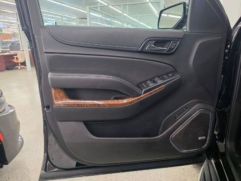 Used 2019 Chevrolet Suburban Premier AWD/4WD image 35