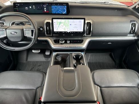 Used 2025 Ford Expedition Tremor AWD/4WD image 3