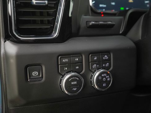 Used 2026 GMC Sierra 1500 Denali AWD/4WD image 27