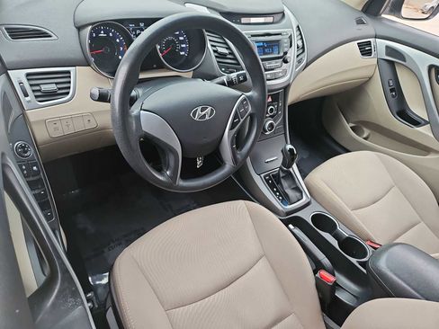 Used 2016 Hyundai Elantra SE image 10