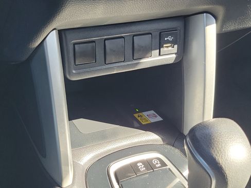 Used 2022 Toyota Corolla Cross LE image 31