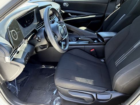 Used 2024 Hyundai Elantra SEL FWD image 26