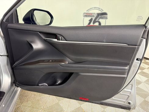 Used 2023 Toyota Camry SE FWD image 14