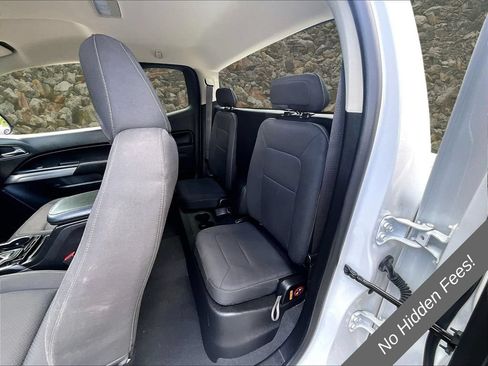 Used 2021 Chevrolet Colorado LT w/ Safety Package RWD image 22