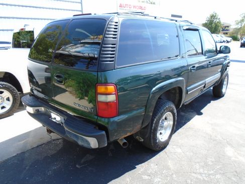 Used 2001 Chevrolet Suburban 2500 LT w/ LT Preferred Equipment Group AWD/4WD image 4