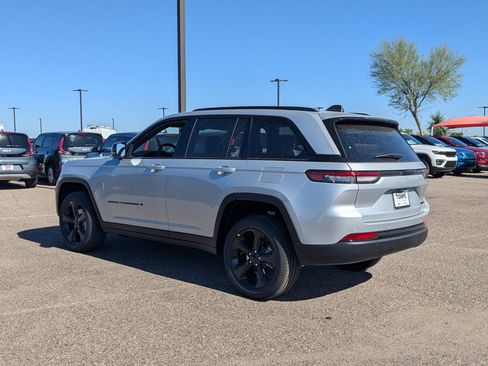 New 2025 Jeep Grand Cherokee Limited w/ Black Appearance Package RWD image 3