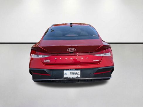 Used 2024 Hyundai Elantra Limited FWD image 5