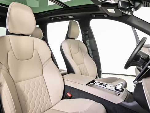 Certified 2025 Volvo XC90 B6 Plus AWD/4WD image 26