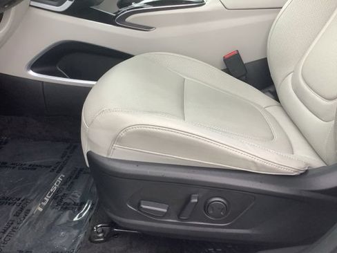 Used 2024 Hyundai Tucson Limited AWD/4WD image 18