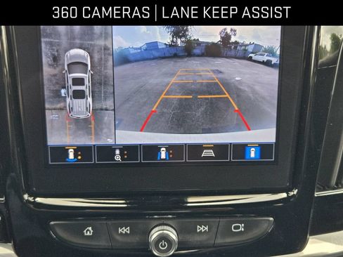 Used 2024 Chevrolet Traverse LT FWD image 18