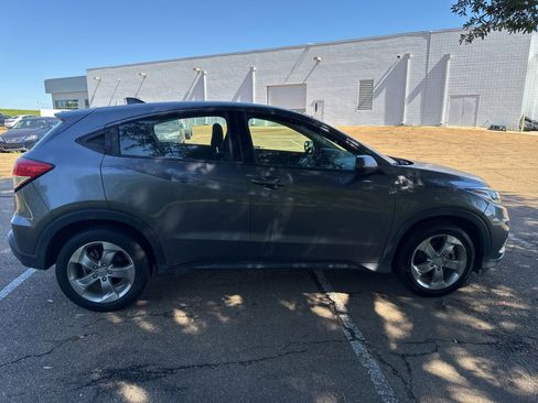 Used 2021 Honda HR-V LX image 7