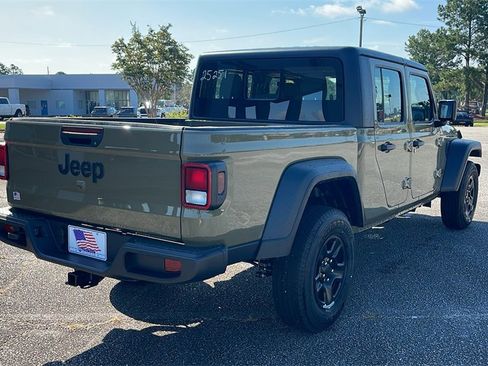 New 2025 Jeep Gladiator Sport image 8