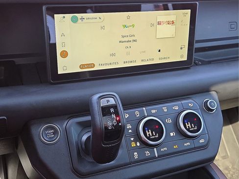 Used 2024 Land Rover Defender 110 X-Dynamic SE image 25