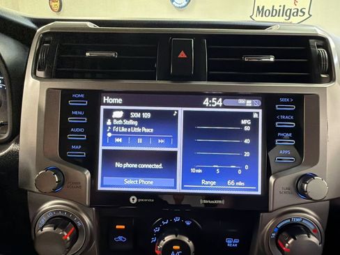 Used 2020 Toyota 4Runner SR5 AWD/4WD image 22