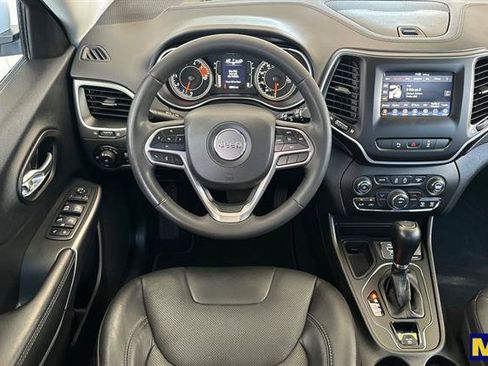 Used 2021 Jeep Cherokee Latitude Lux FWD image 17