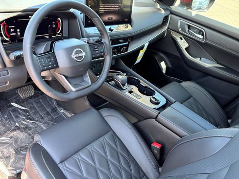 New 2026 Nissan Rogue Platinum w/ Platinum Premium Package AWD/4WD image 16