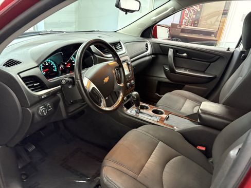Used 2014 Chevrolet Traverse LT image 26