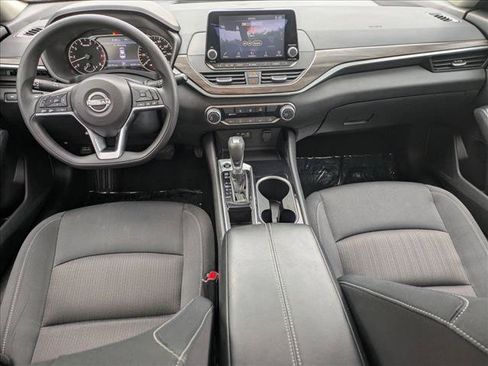 Used 2024 Nissan Altima 2.5 SV FWD image 16