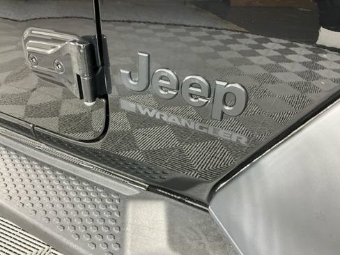 Used 2024 Jeep Wrangler Unlimited Sport AWD/4WD image 19