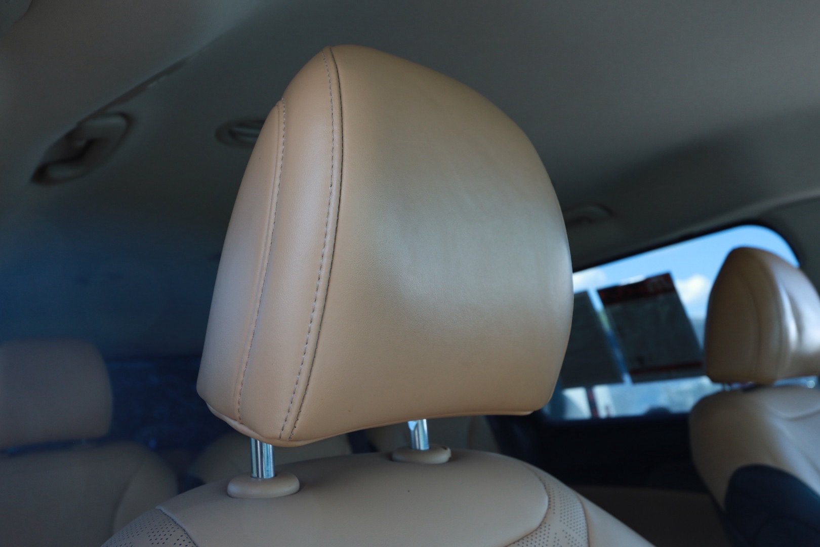 Used 2024 Kia Carnival LX FWD image 34