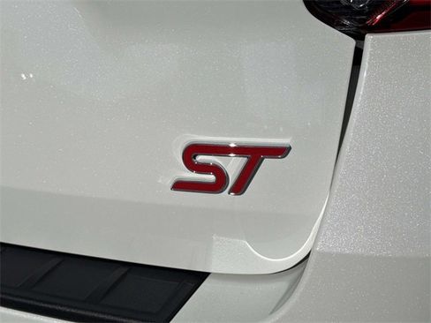 Used 2024 Ford Explorer ST w/ Equipment Group 401A image 4