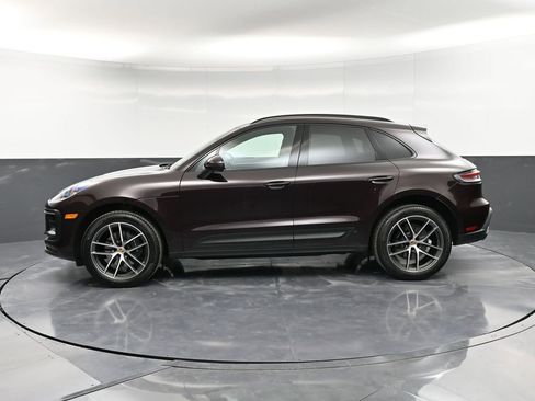 Certified 2025 Porsche Macan AWD/4WD image 2