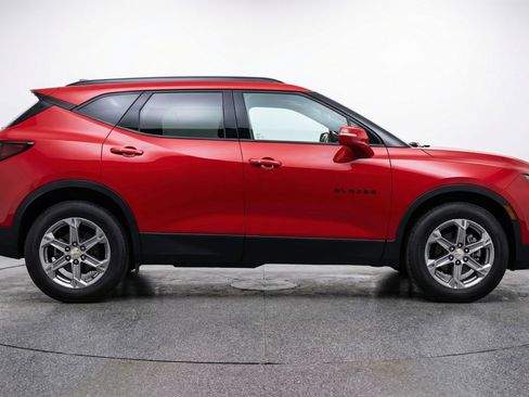 Used 2025 Chevrolet Blazer LT image 11