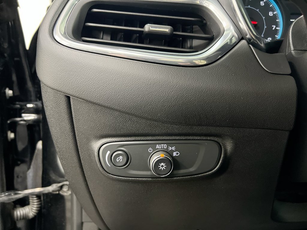 Used 2020 Chevrolet Equinox LS FWD image 18