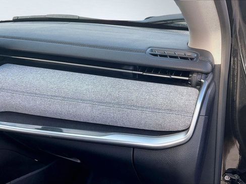 Used 2022 Jeep Compass Latitude image 18