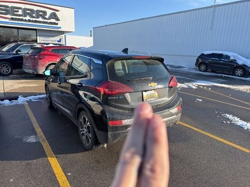 Used 2021 Chevrolet Bolt Premier w/ Infotainment Package image 8