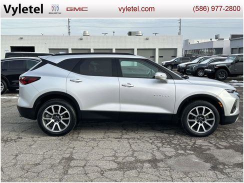 Used 2020 Chevrolet Blazer LT image 2