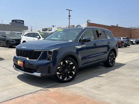 Certified 2024 Kia Sorento SX image 2