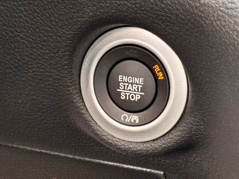 New 2026 Chrysler Pacifica Select w/ S Appearance Package FWD image 16