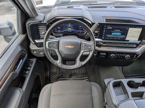 Certified 2025 Chevrolet Silverado 2500 LT w/ Safety Package AWD/4WD image 15
